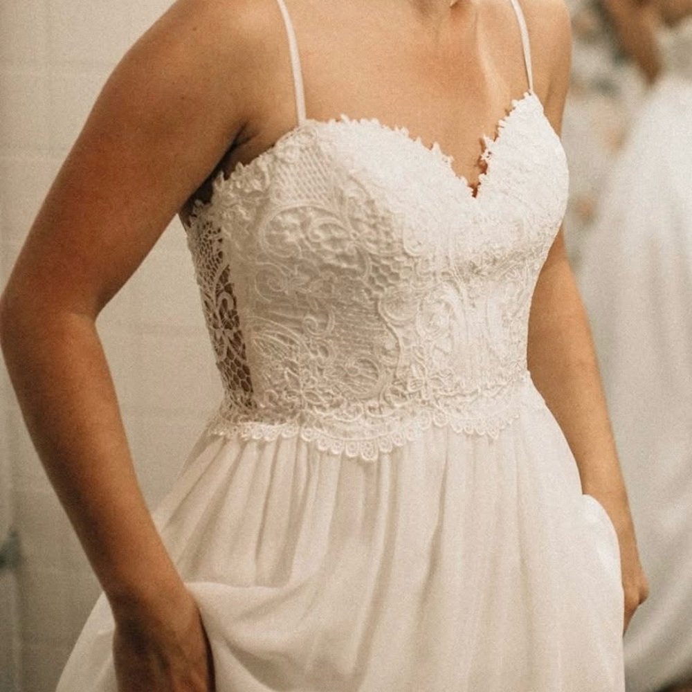 Elegant White Lace Dress